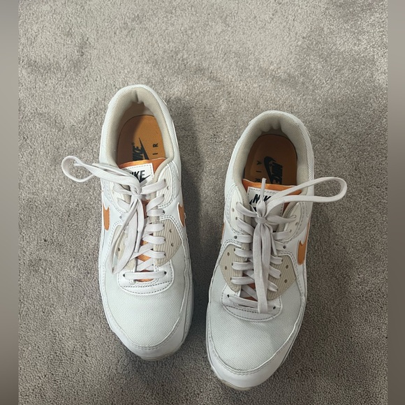 women’s orange air max Nikes - Picture 4 of 5